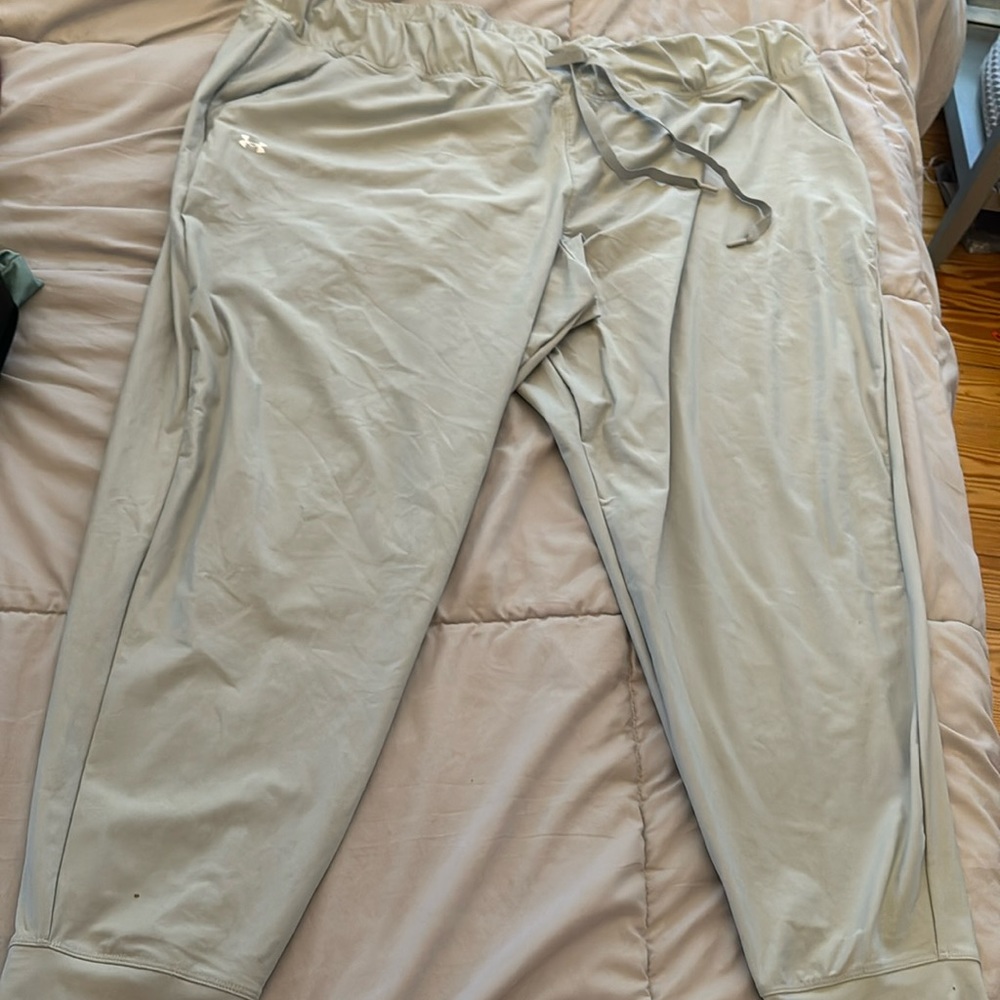Under armour woman’s plus pants 3x